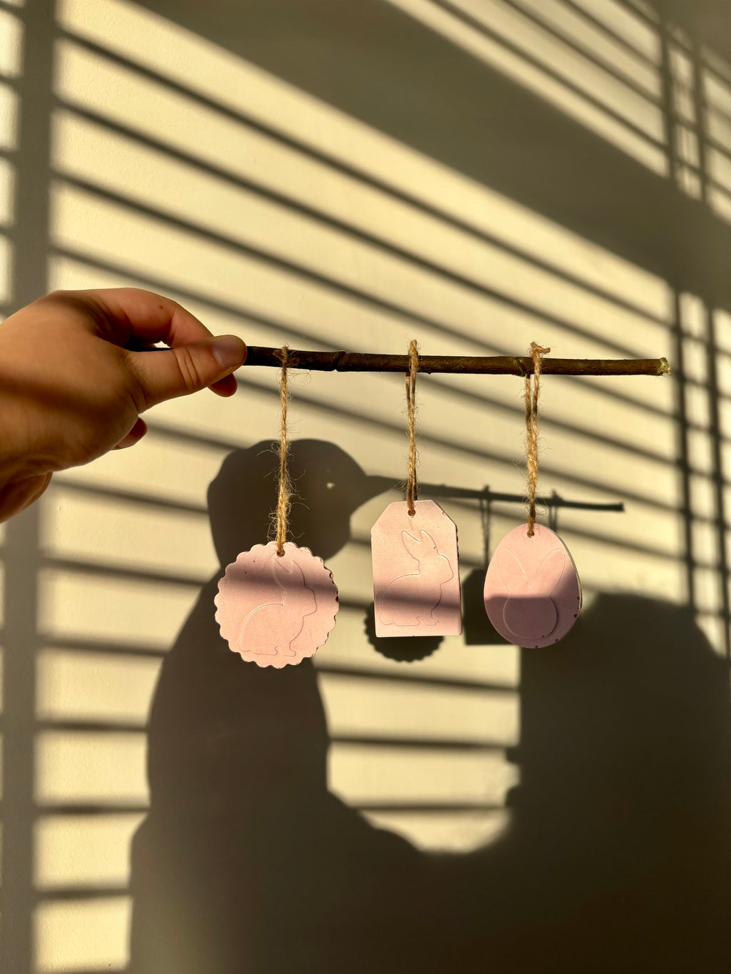 THE DULCE PASCUA HANGER SET